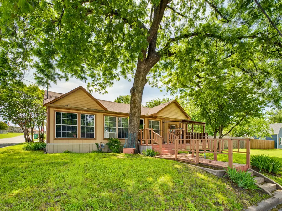 601 S Miller Street, Decatur, TX 76234 - #2