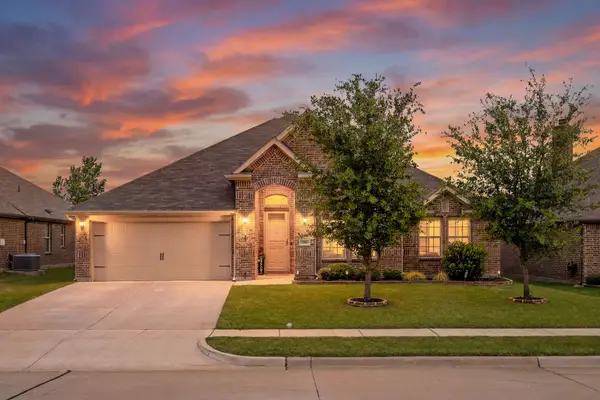 216 Ovaletta Drive, Justin, TX 76247