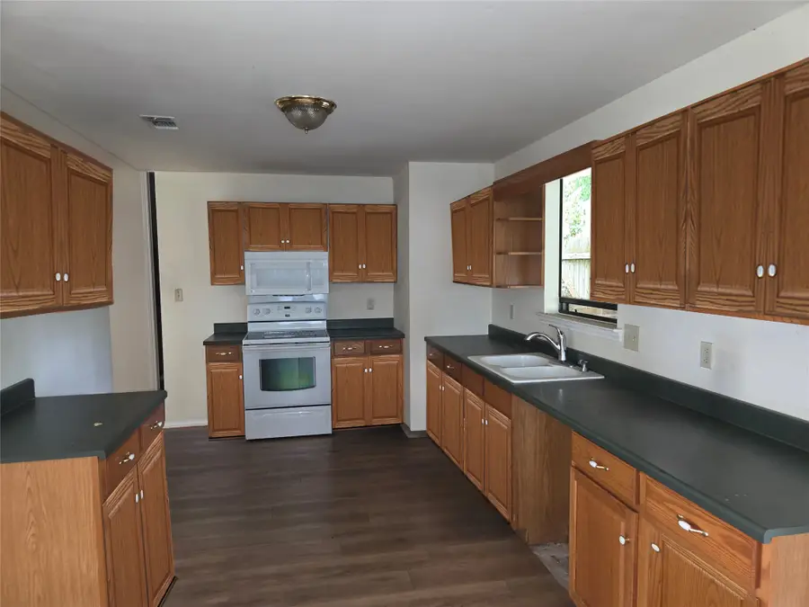 108 S Florence Street, Tioga, TX 76271 - #2