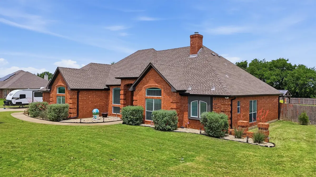 3111 Briarcliff Circle, Gainesville, TX 76240 - #1