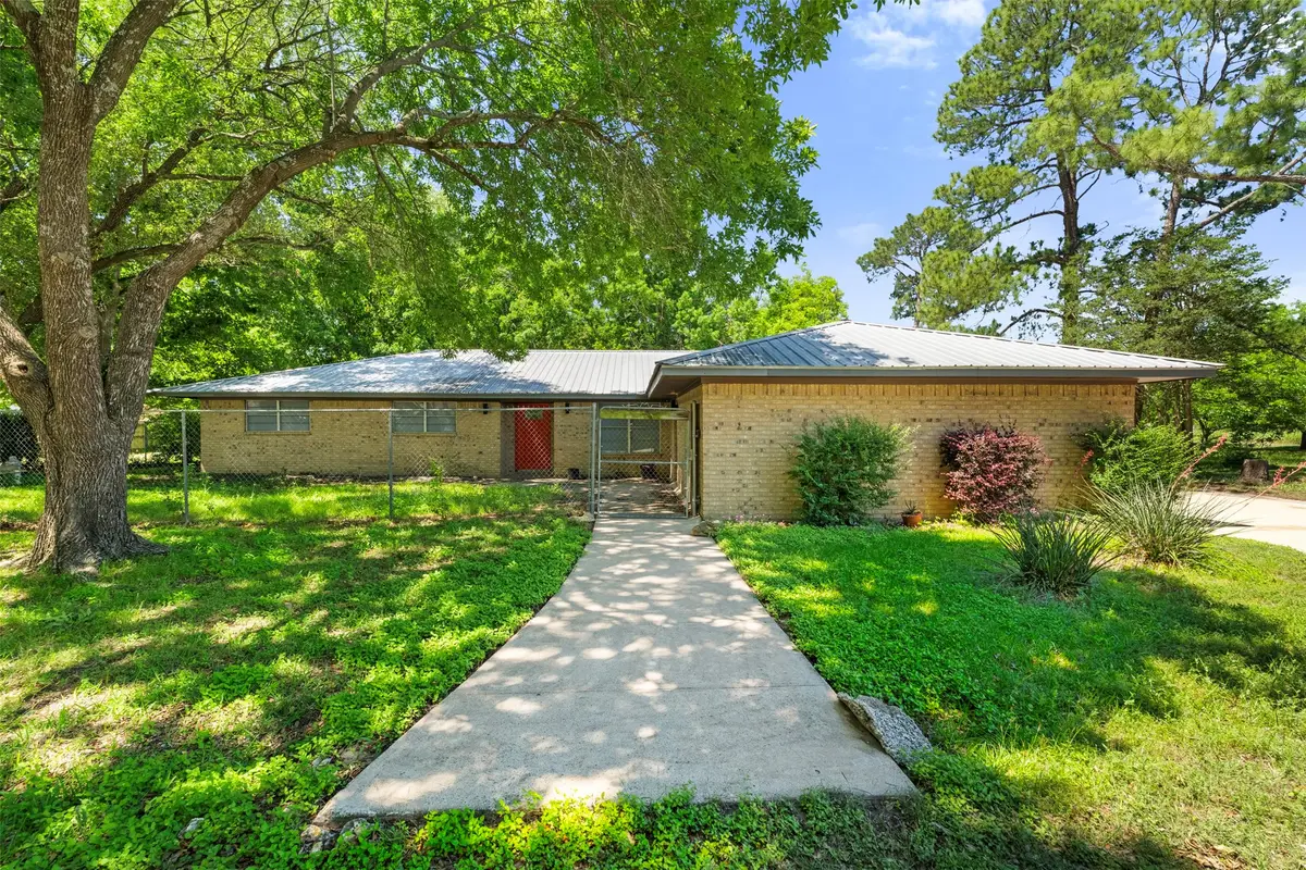 815 N Wright Avenue, Kerens, TX 75144 - #1