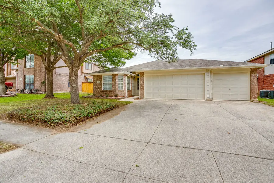 736 Cardinal Drive, Saginaw, TX 76131 - #2