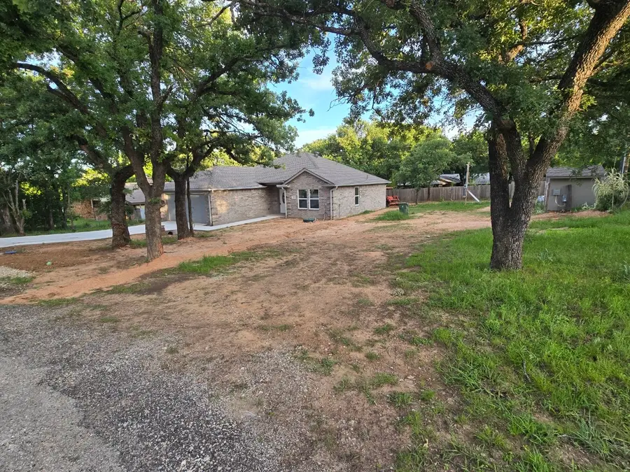 203 NW 32nd Street, Mineral Wells, TX 76067 - #2