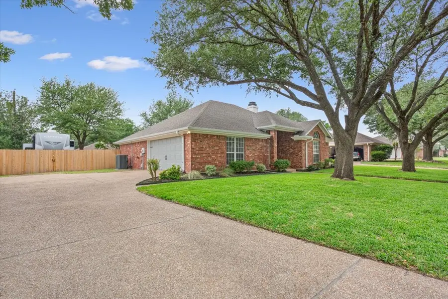 949 Crested Butte Drive, Hewitt, TX 76643 - #2