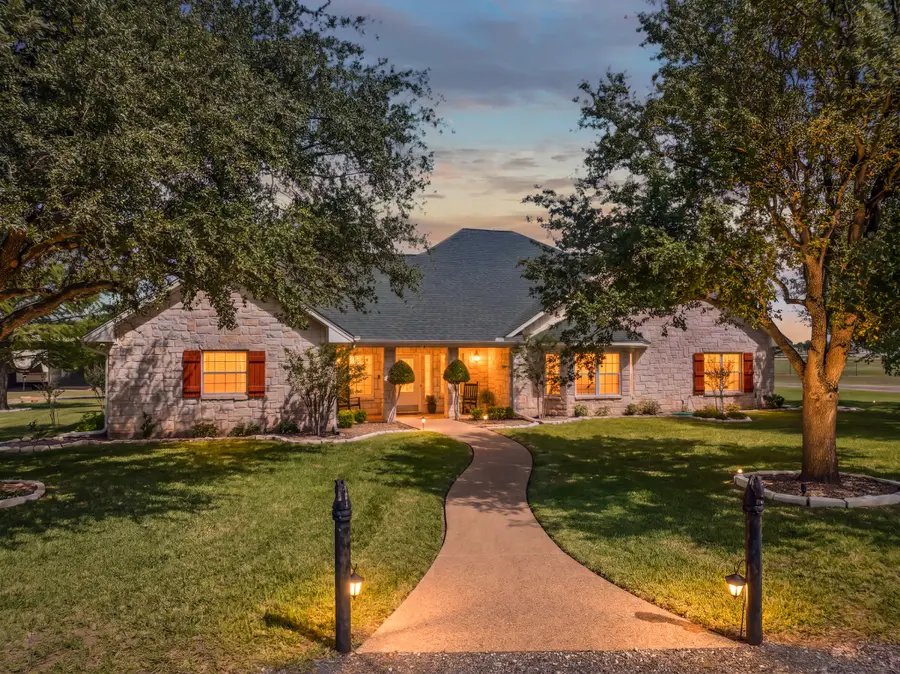 883 N Speegleville Road, Woodway, TX 76712 - #2