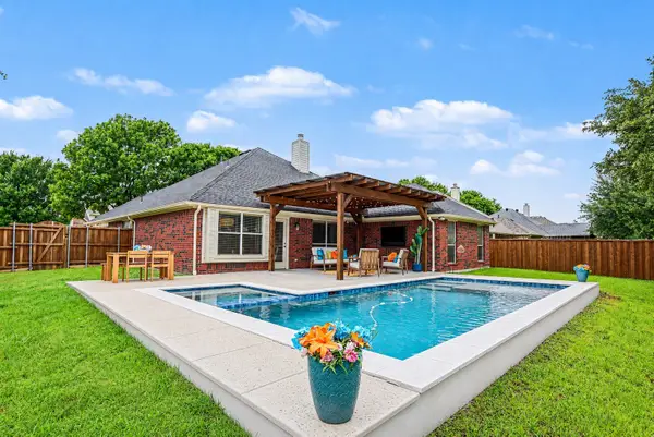 301 Cave River Drive, Murphy, TX 75094