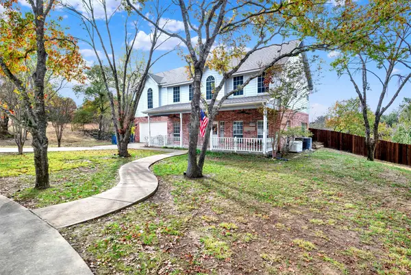 152 Valley View Court, Willow Park, TX 76087