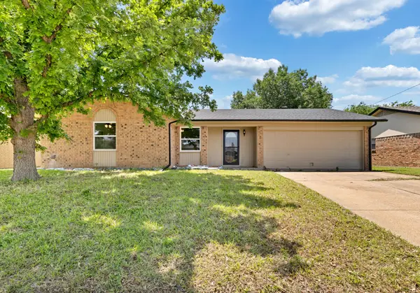 6028 Herschel Drive, Watauga, TX 76148