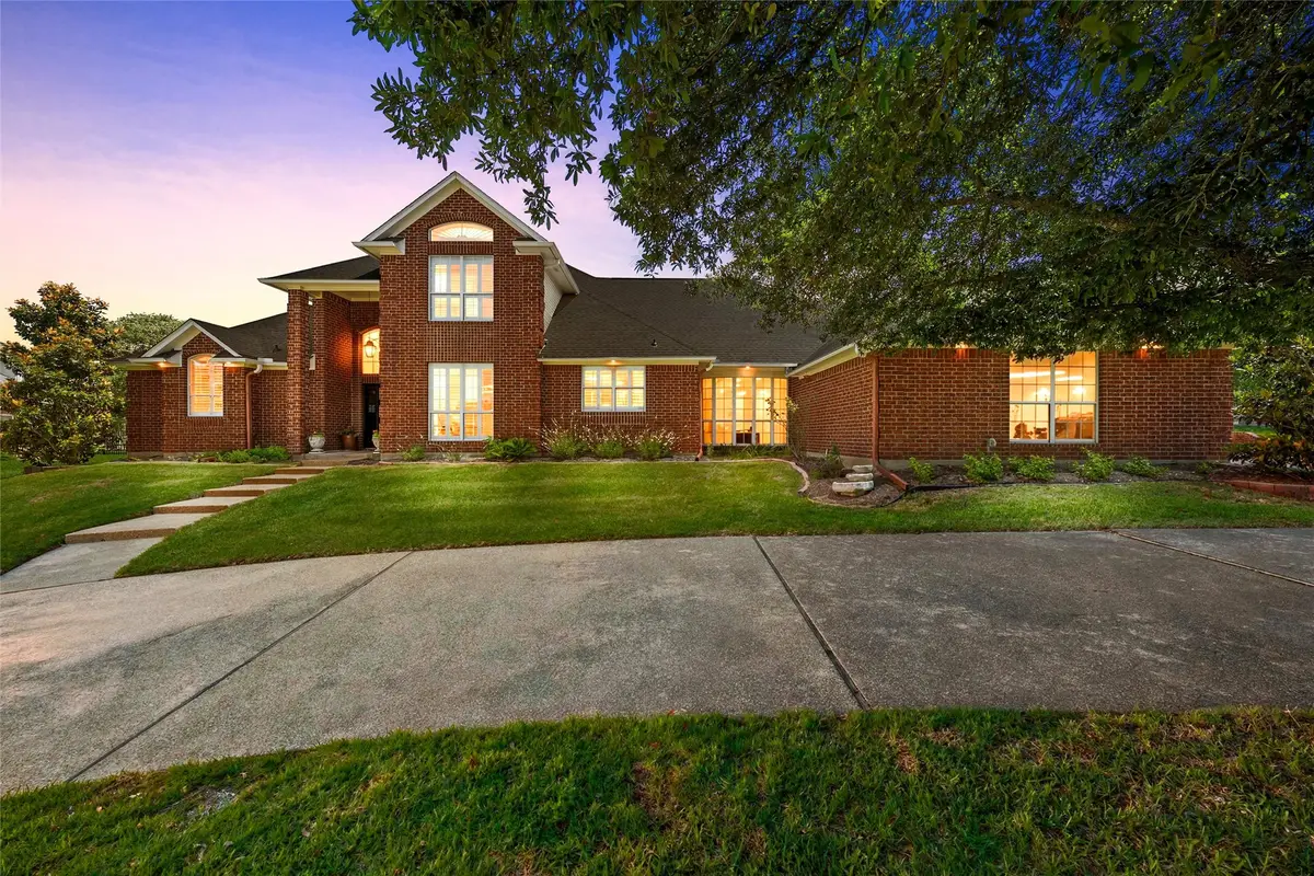 810 Forest Oaks Circle, Woodway, TX 76712 - #1