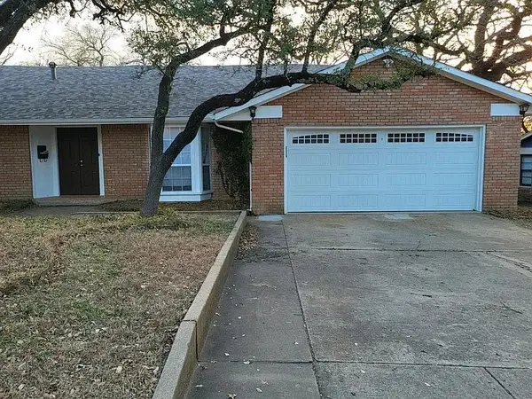 5728 Rockhill Road, Fort Worth, TX 76112