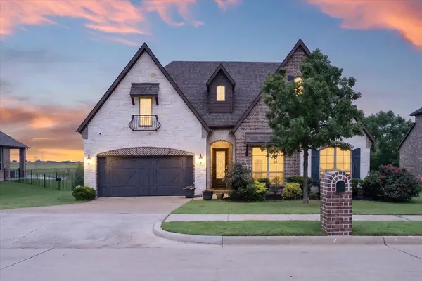 1129 Stonebridge Pass, Gunter, TX 75058