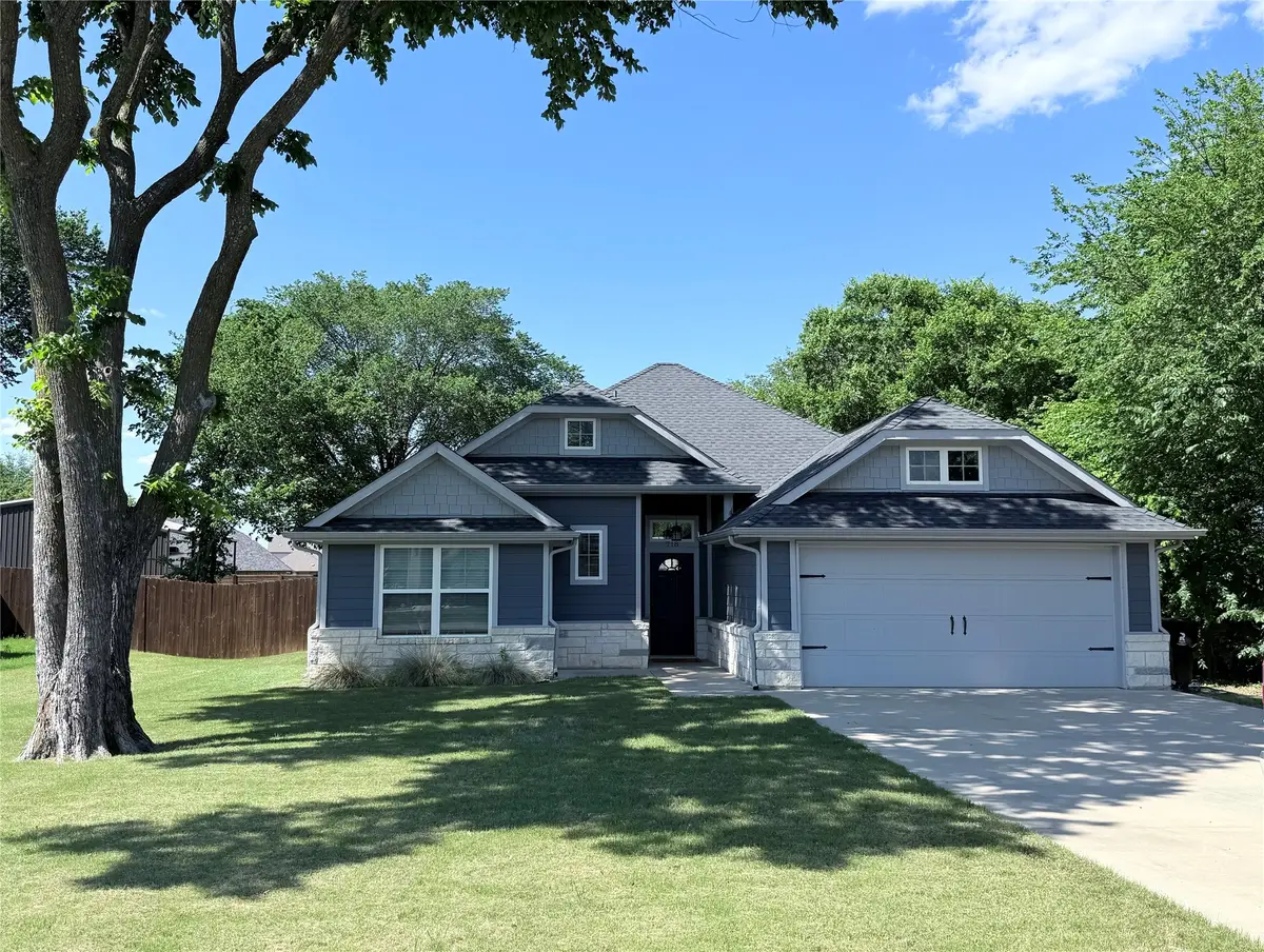 718 E Walcott Street, Pilot Point, TX 76258 - #1