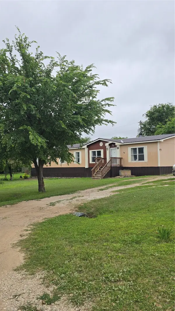 119 Enchanted Lakes Drive, Azle, TX 76020