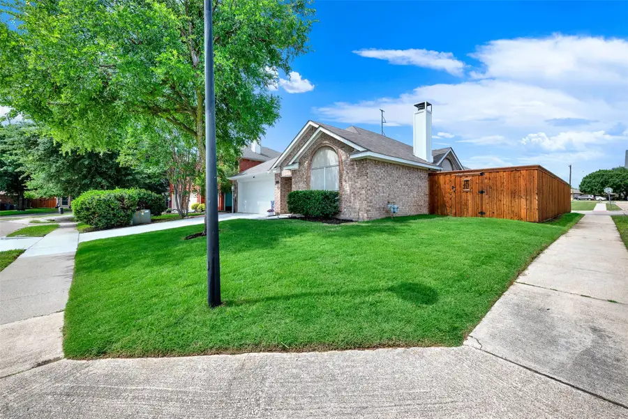 1410 Daffodil Lane, Lewisville, TX 75077 - #2