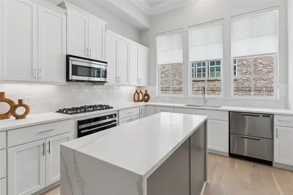 4617 Greenborough Lane, Dallas, TX 75219
