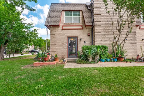 1813 E Grauwyler Road E #142G, Irving, TX 75061