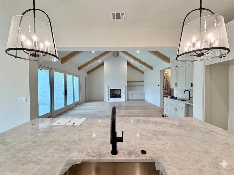 820 Edgefield Road, Fort Worth, TX 76107 - #3