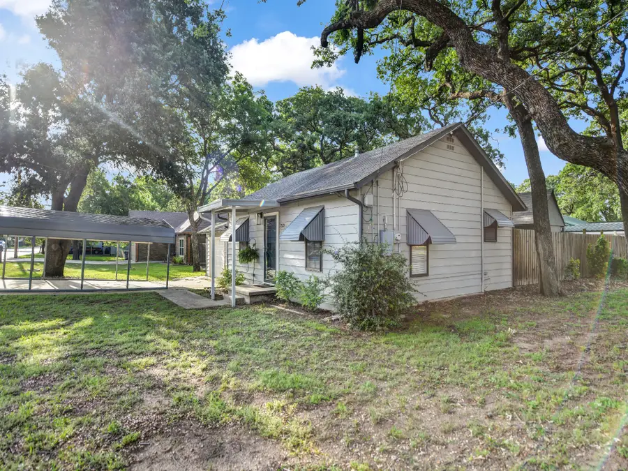 7521 Pawnee Trail, Lake Worth, TX 76135 - #3