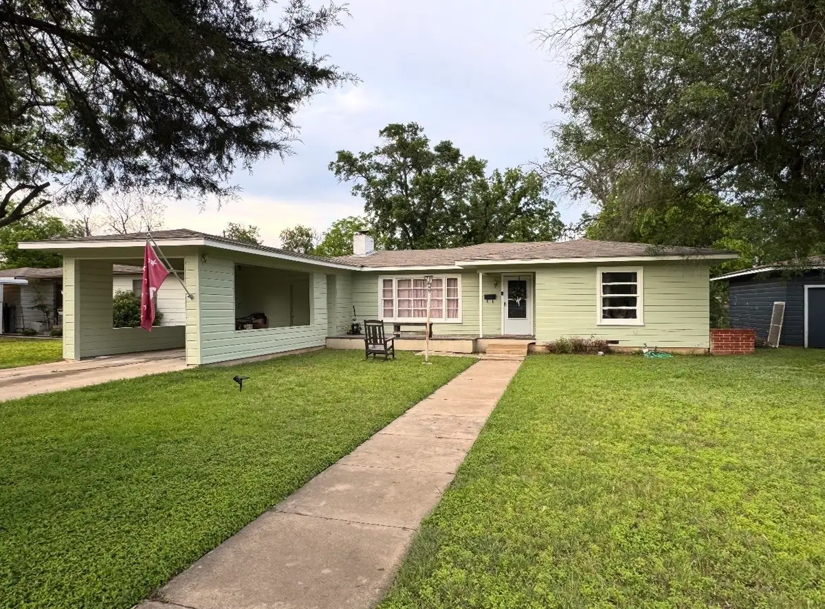2206 4th Street, Brownwood, TX 76801 - #1