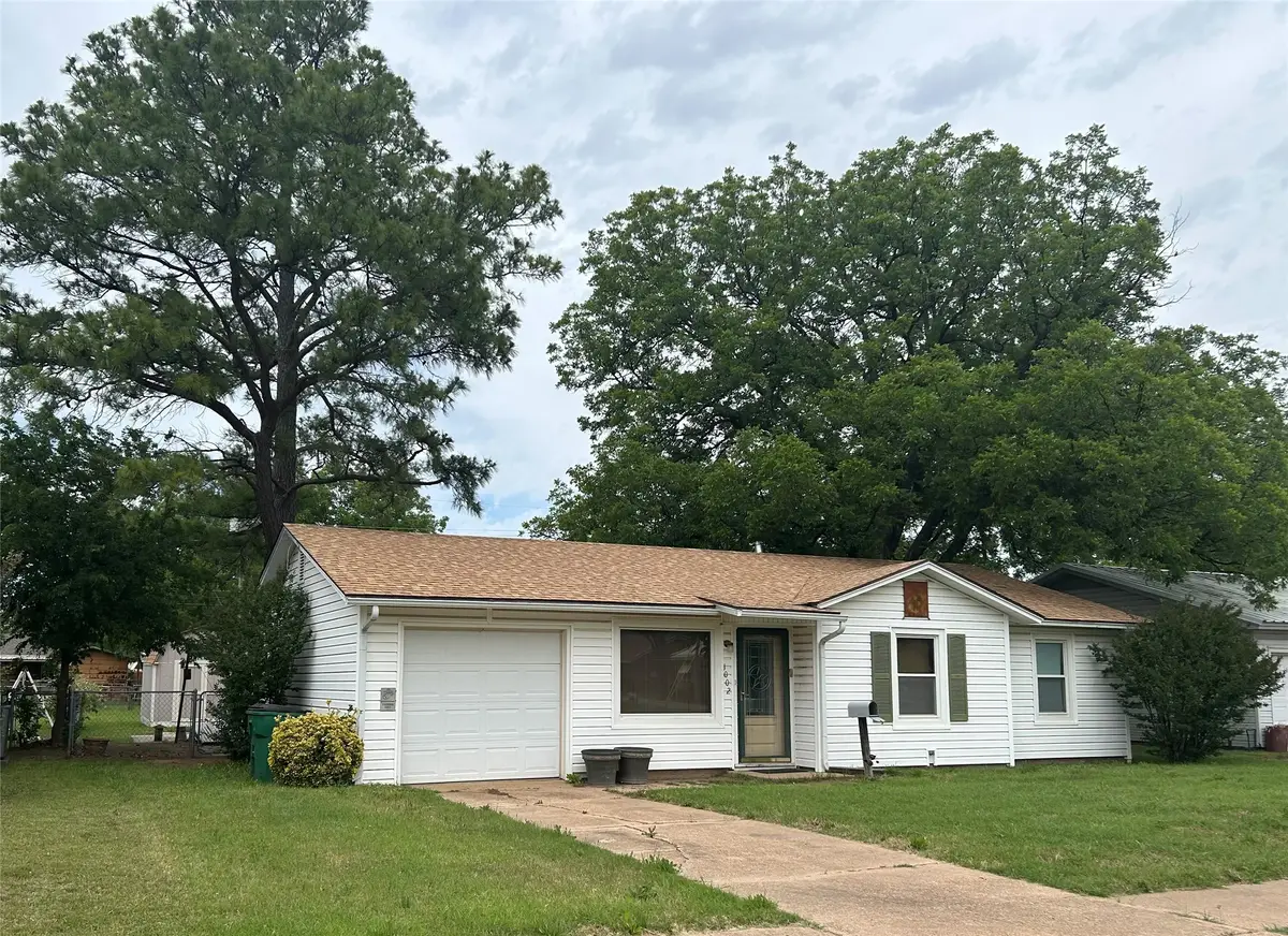 1002 W Bloodworth, Olney, TX 76374 - #1