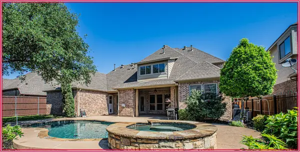 8108 Oak Knoll Drive, North Richland Hills, TX 76182