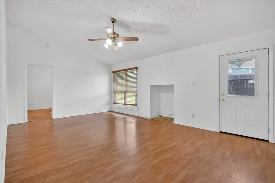 6228 Fernwood Drive, Arlington, TX 76001 - #3
