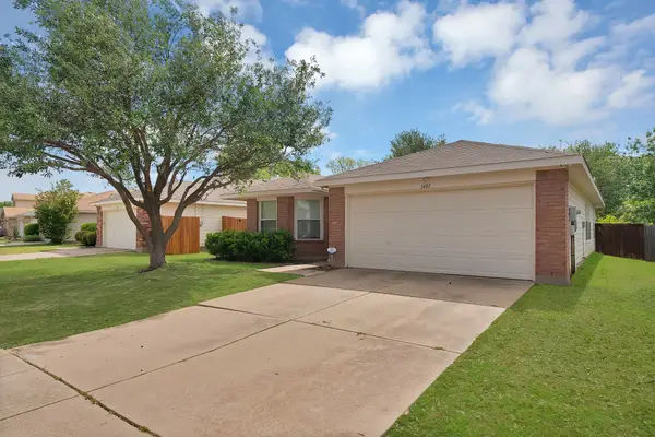 1405 Oak Hollow Lane, Anna, TX 75409