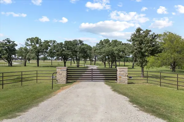 10701 Osburn Road, Pilot Point, TX 76258