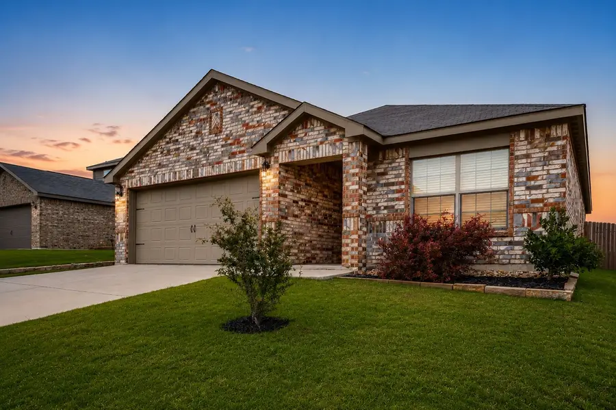 116 Bandana Circle, Newark, TX 76071 - #2