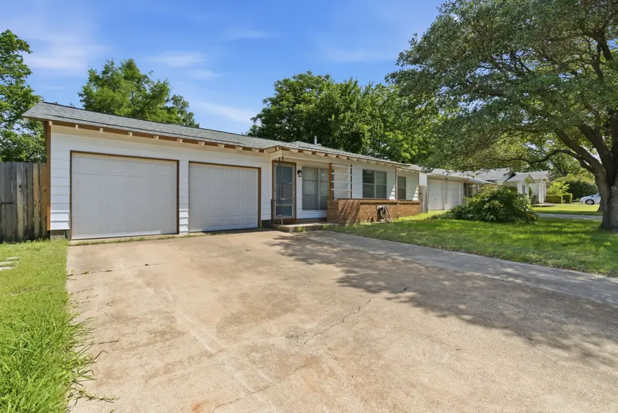 736 Oak Drive, Hurst, TX 76053 - #2