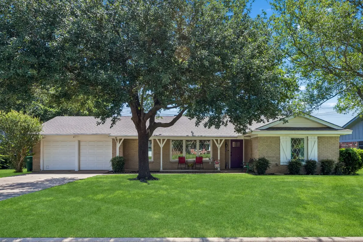 901 Raintree Road, Fort Worth, TX 76103 - #1