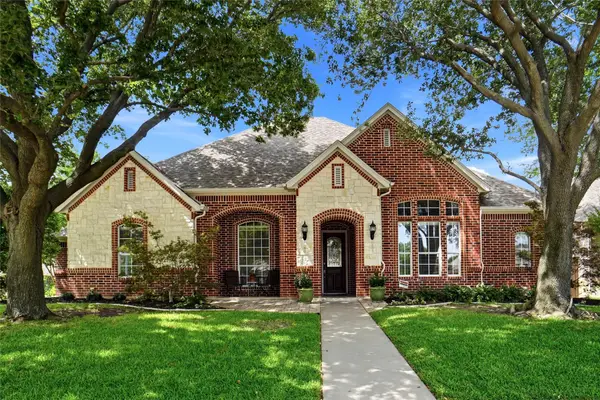 8901 Stratford Drive, North Richland Hills, TX 76182