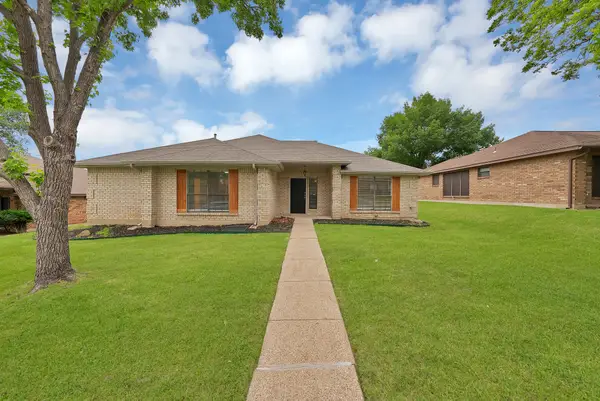 925 Creekview Drive, Mesquite, TX 75181