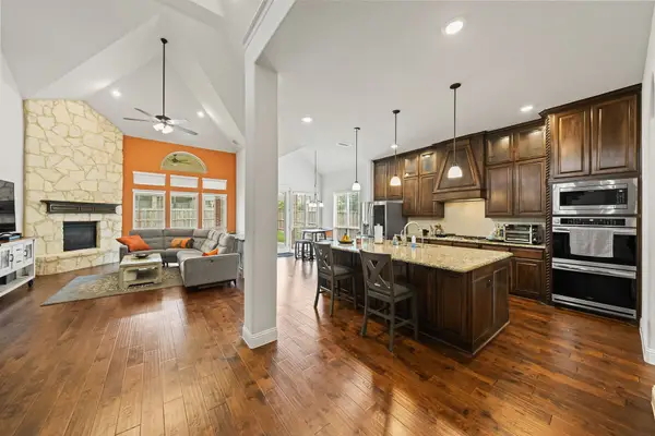 2605 Fair Oaks Avenue, Midlothian, TX 76065