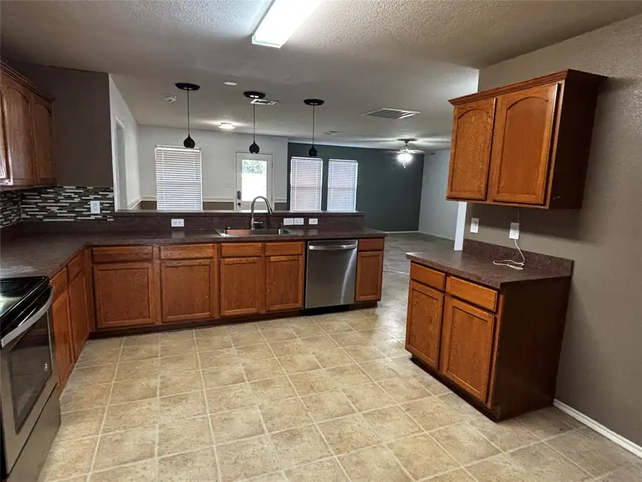 2027 Lake Trail Drive, Heartland, TX 75126 - #2
