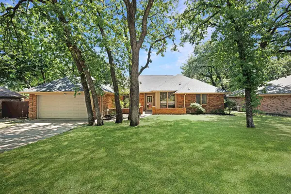 2015 Tanglewood Drive, Grapevine, TX 76051
