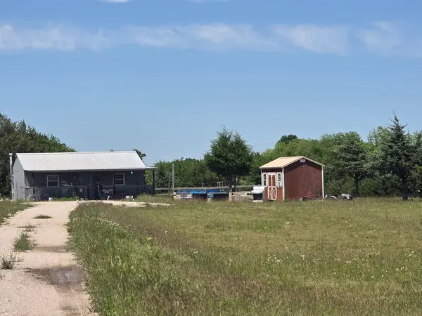 4872 County Road 1101, Celeste, TX 75423