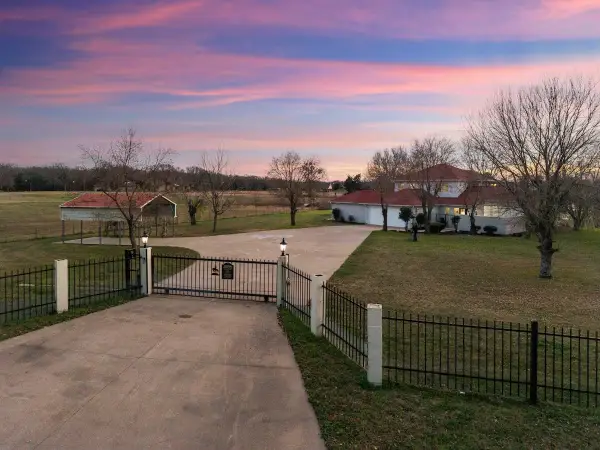 8862 County Road 4028, Kemp, TX 75143