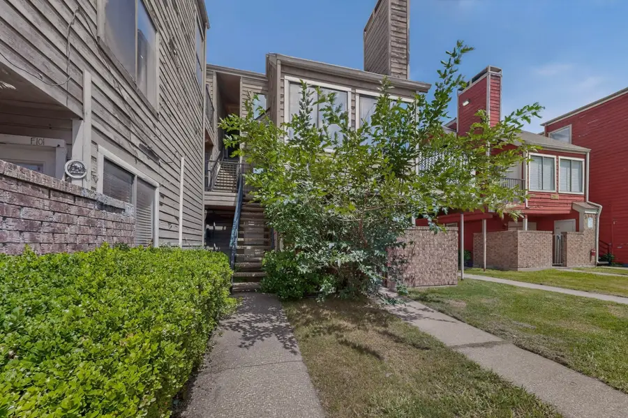 9811 Walnut Street #203, Dallas, TX 75243 - #2