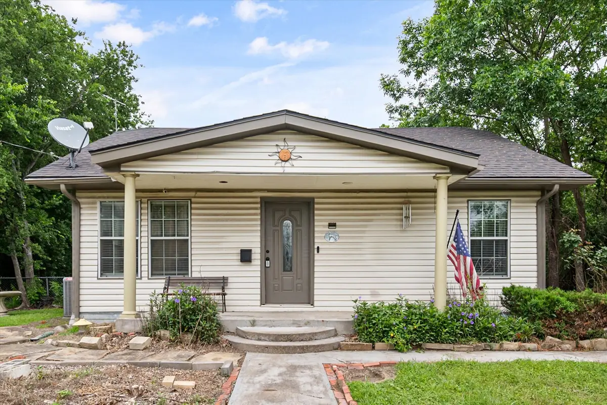 2001 N Beaton Street, Corsicana, TX 75110 - #1