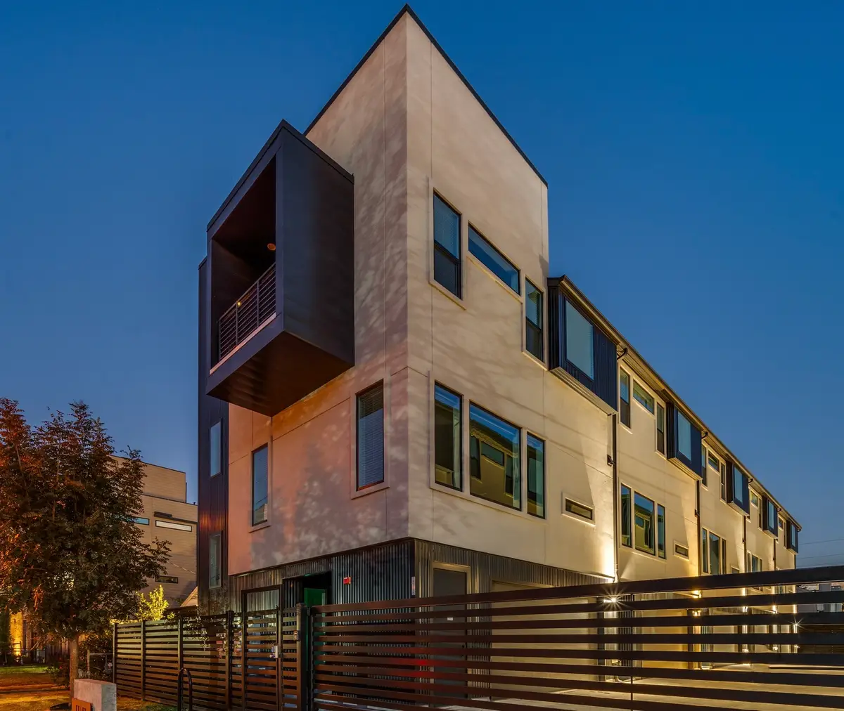 2906 Hawthorne Avenue #105, Dallas, TX 75219 - #1