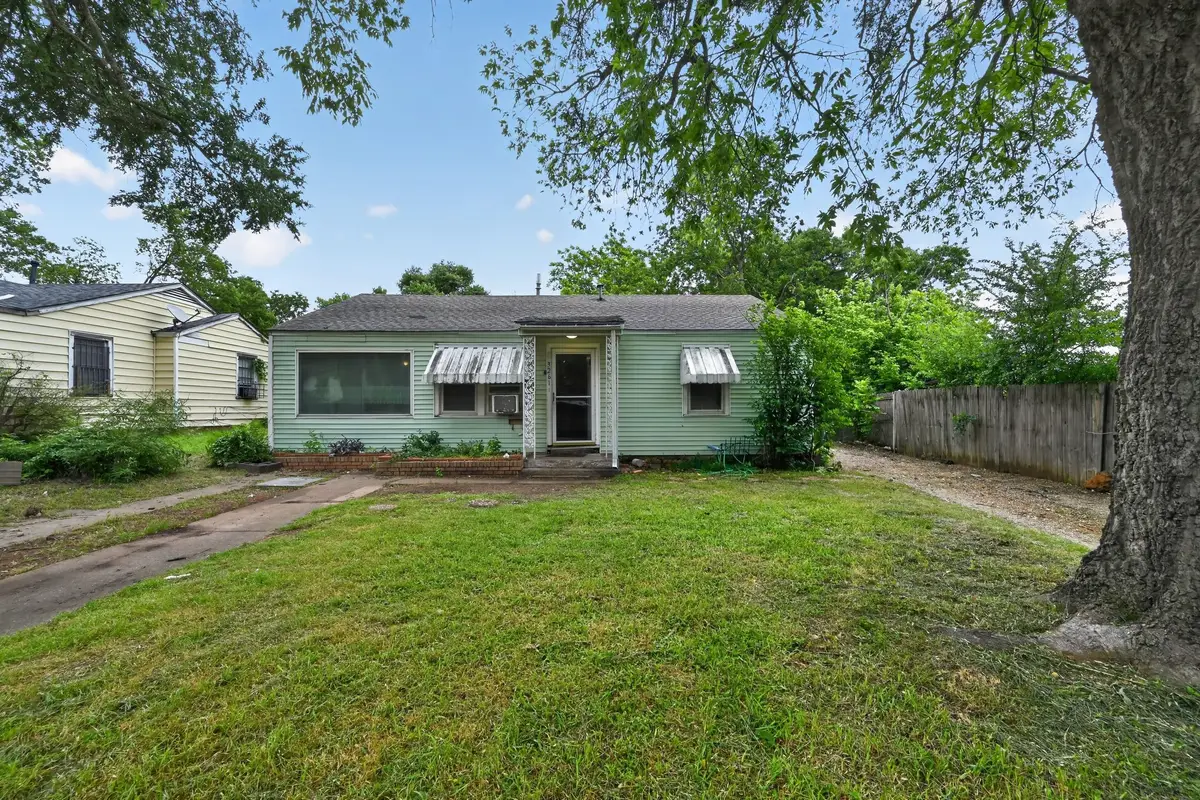 3261 Abney Avenue, Fort Worth, TX 76110 - #1