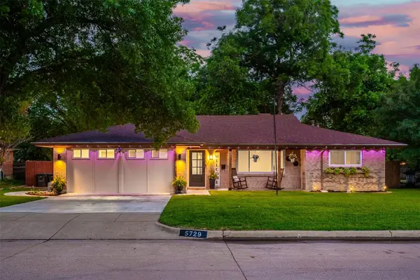 5729 Wedgmont Circle N, Fort Worth, TX 76133