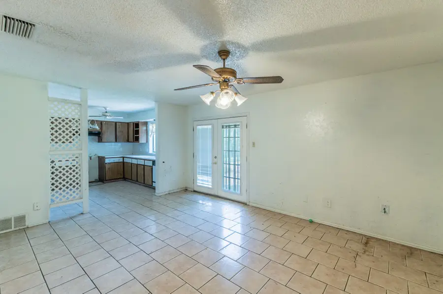 10431 Kinslow Drive, Dallas, TX 75217 - #3