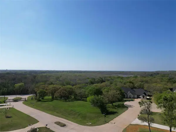 5600 Foothills Court, Cross Roads, TX 76227