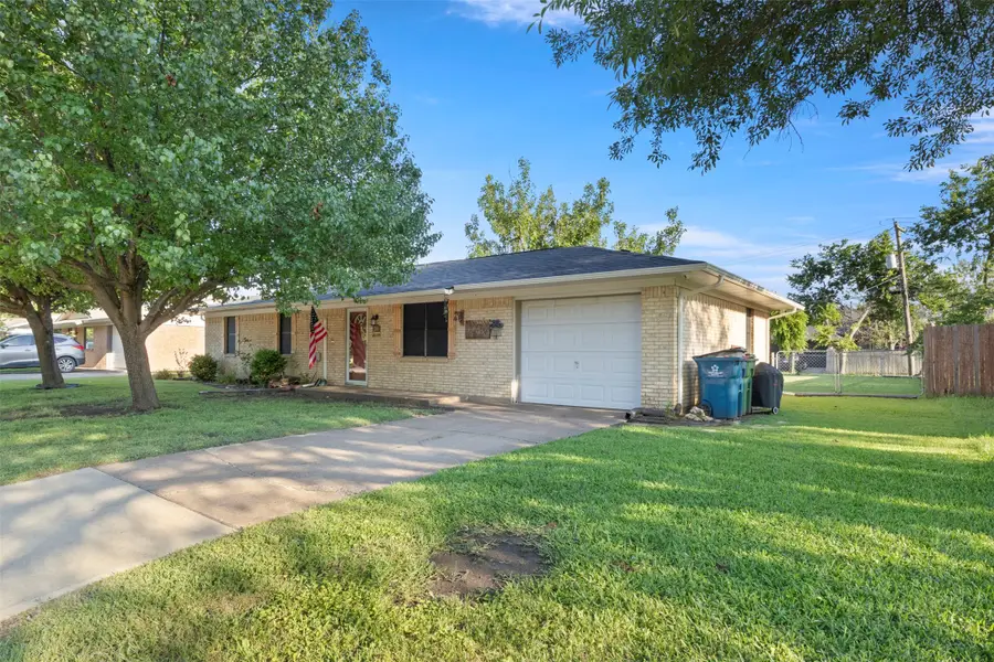 106 Wayne Drive, Sanger, TX 76266 - #3