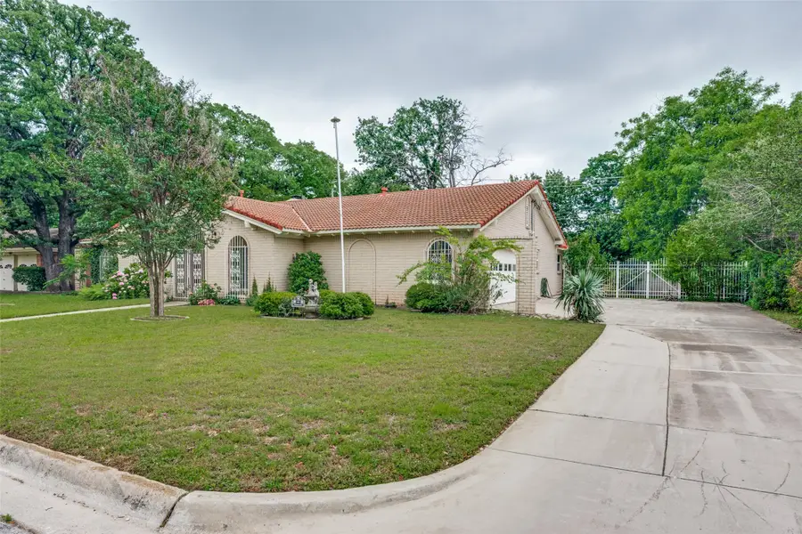 849 Wheelwood Drive, Hurst, TX 76053 - #2