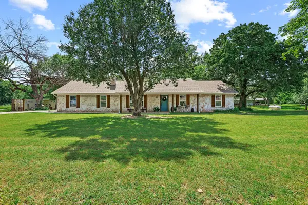 3353 County Road 2130, Telephone, TX 75488