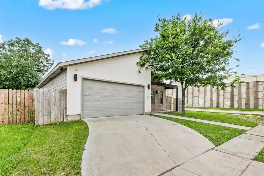830 E E Powell Avenue, Fort Worth, TX 76104 - #3