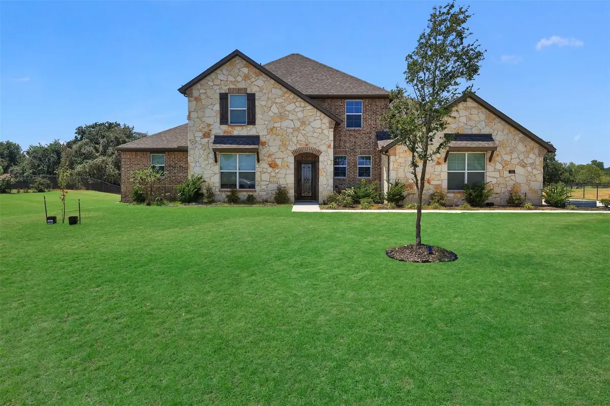 154 Chester Road, Springtown, TX 76082 - #1